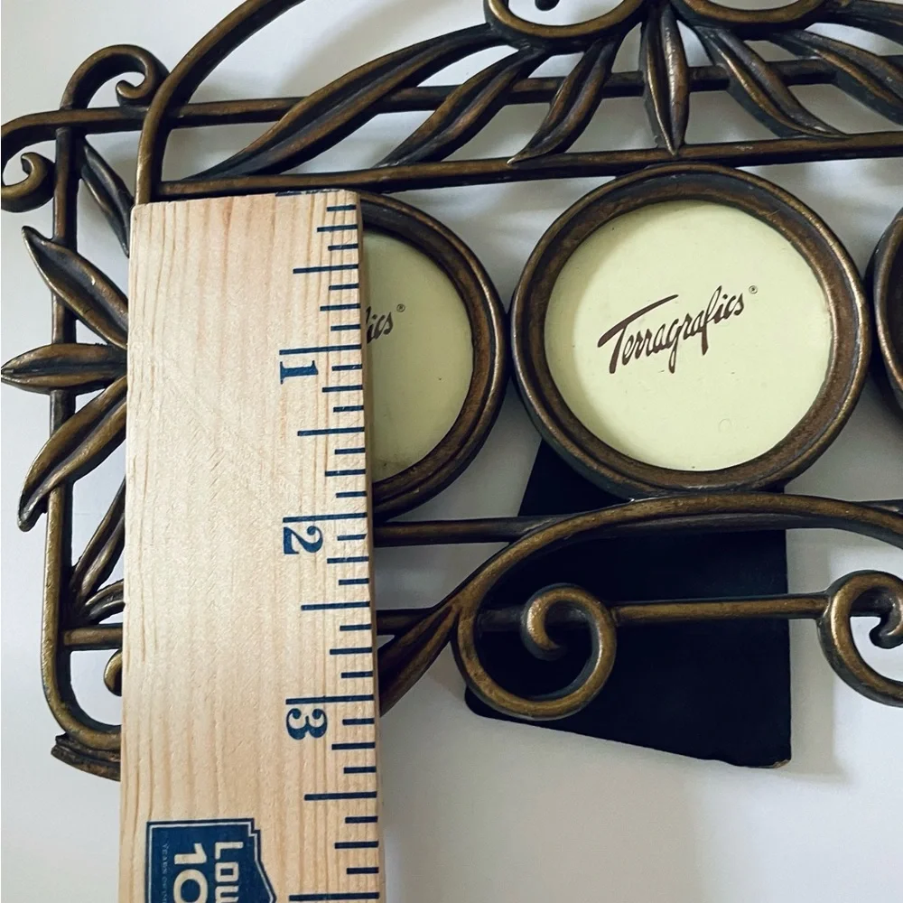 Terragrafics NEW Bronze scroll pattern triple round picture frame